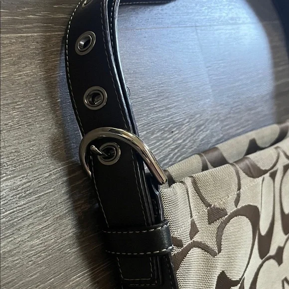 Coach Signature Shoulder Bag - Picture 4 of 10